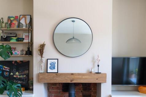 Living Room-3.jpg