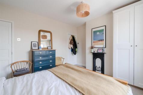 Bedroom2-3.jpg