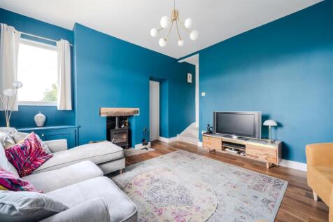 Living Room-3.jpg