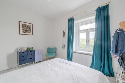 Bedroom2-2.jpg