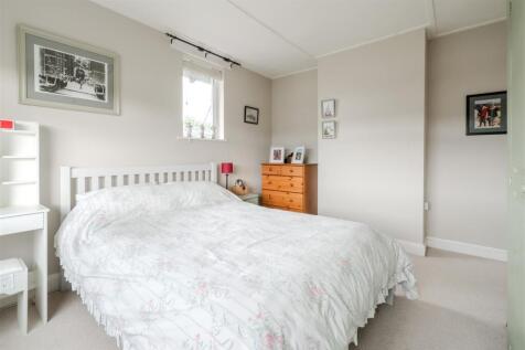Bedroom1-3.jpg