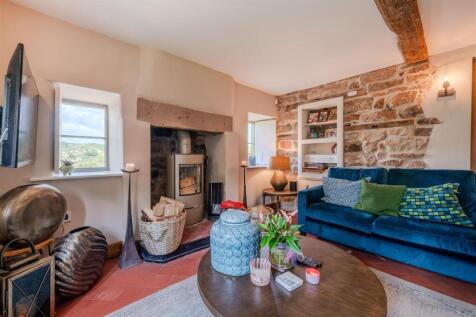 Living Room-5.jpg