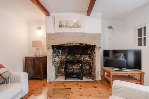 Living Space-6.jpg