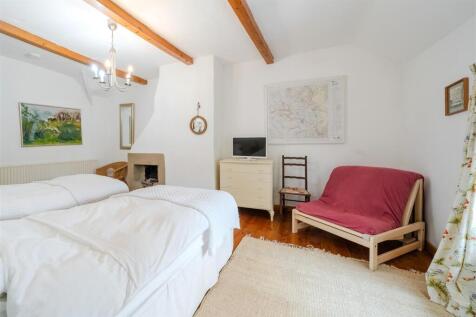Bedroom 1-4.jpg