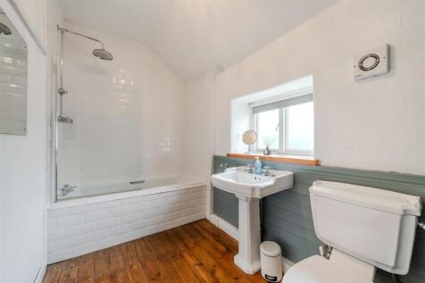 Bathroom.jpg