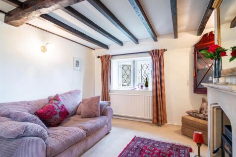 Living room-2.jpg