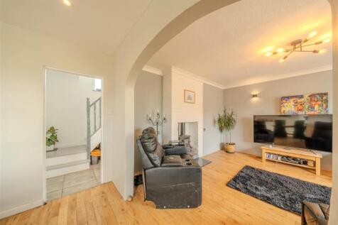 19 Lyneholmes Rise-151.jpg