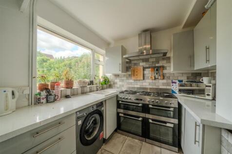 19 Lyneholmes Rise-142.jpg
