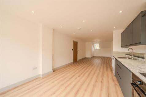 Apartment 6-105.jpg