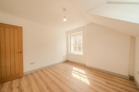 Apartment 6-123.jpg