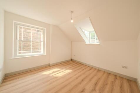 Apartment 6-126.jpg