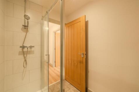 Apartment 6-129.jpg
