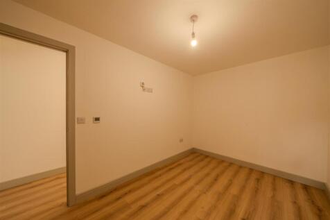 Apartment 3-104.jpg