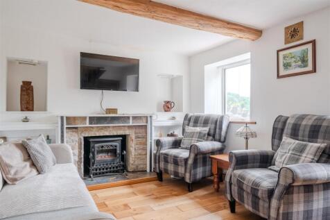 Living Room-2.jpg