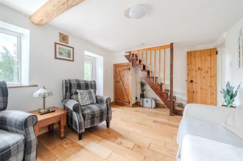 Living Room-3.jpg