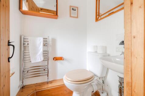 Toilet.jpg
