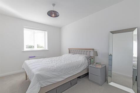 Bedroom 1-1.jpg
