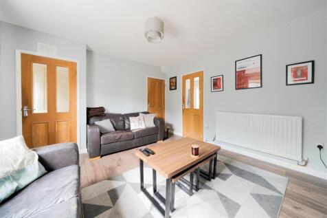 Living Room-4.jpg