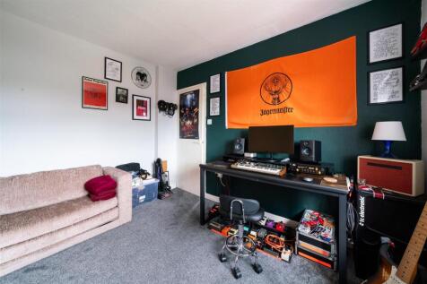 Bedroom2-3.jpg