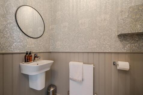 Downstairs WC.jpg
