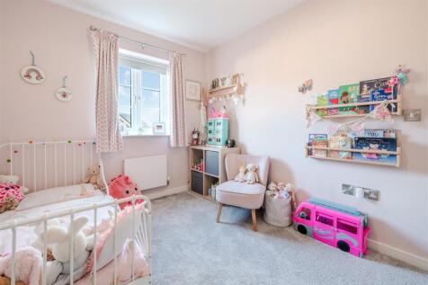 Bedroom 1-2.jpg