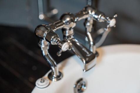 Bathroom-4.jpg