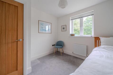 Bedroom4-2.jpg