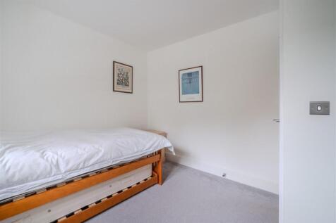 Bedroom4-3.jpg