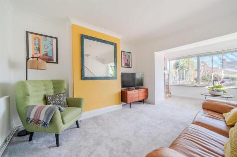 Living Room-2.jpg