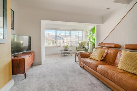 Living Room-3.jpg