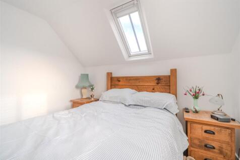 Bedroom 1-3.jpg