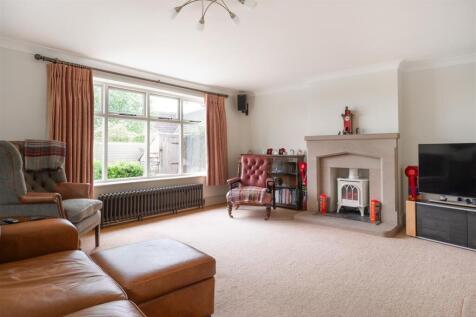 Living Room.jpg