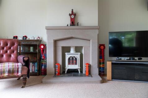 Living Room-5.jpg