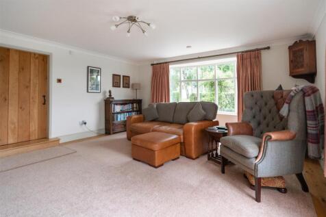 Living Room-2.jpg
