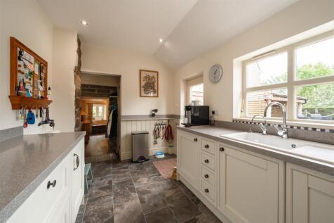 Kitchen-4.jpg