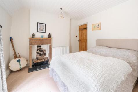 Bedroom1-3.jpg