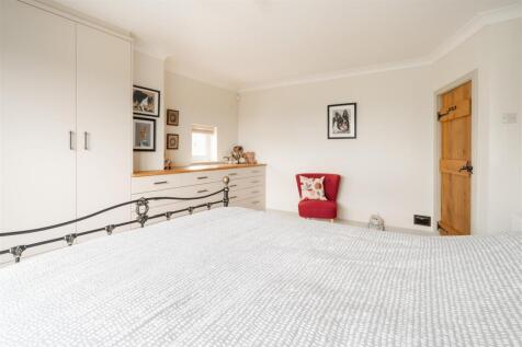 Bedroom2-4.jpg