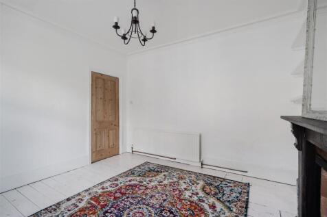 Living Room-4.jpg