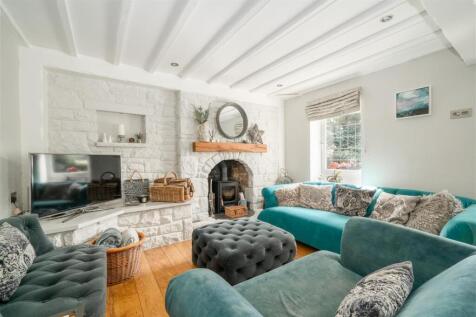 Living Room.jpg