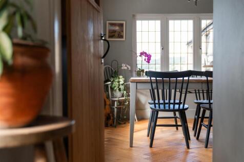 Dining Room-7.jpg