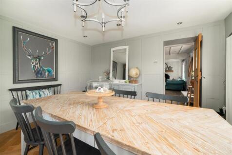 Dining Room-4.jpg
