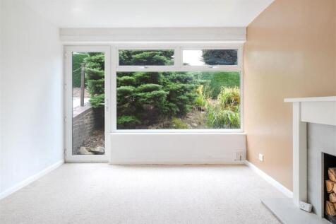 Living Room-4.jpg