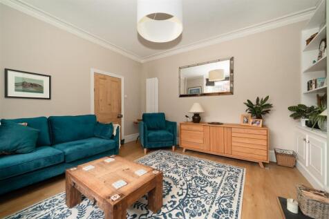 Living Room-3.jpg