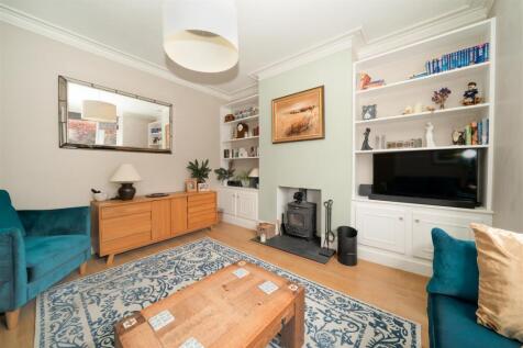 Living Room-4.jpg