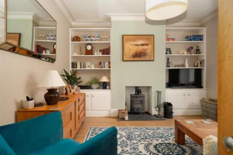 Living Room-5.jpg