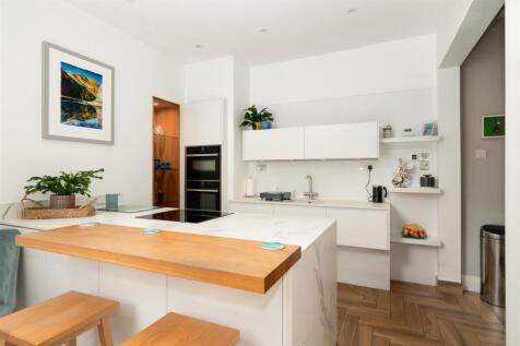 Kitchen-6.jpg