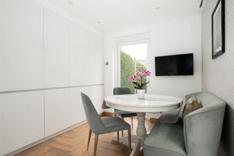 Dining Room.jpg
