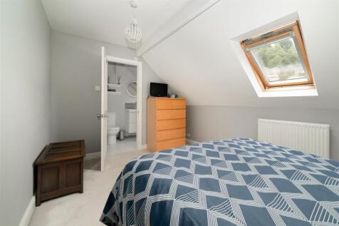 Bedroom1.jpg