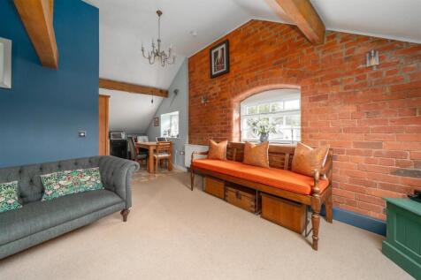 Living Room-3.jpg