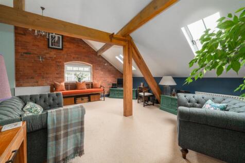 Living Room.jpg